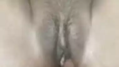 Desi wife cute pussy captured by her boyfriend