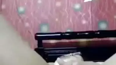 Viral tanker Bengali MILF fingering on video call