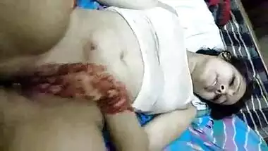 Bangla girl shows her masturbation s in front of a cam