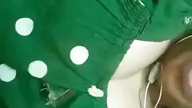 Desi bhbai selfie video capture