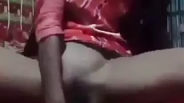 Tamil porn of an 18-year-old girl fucking with a bottle
